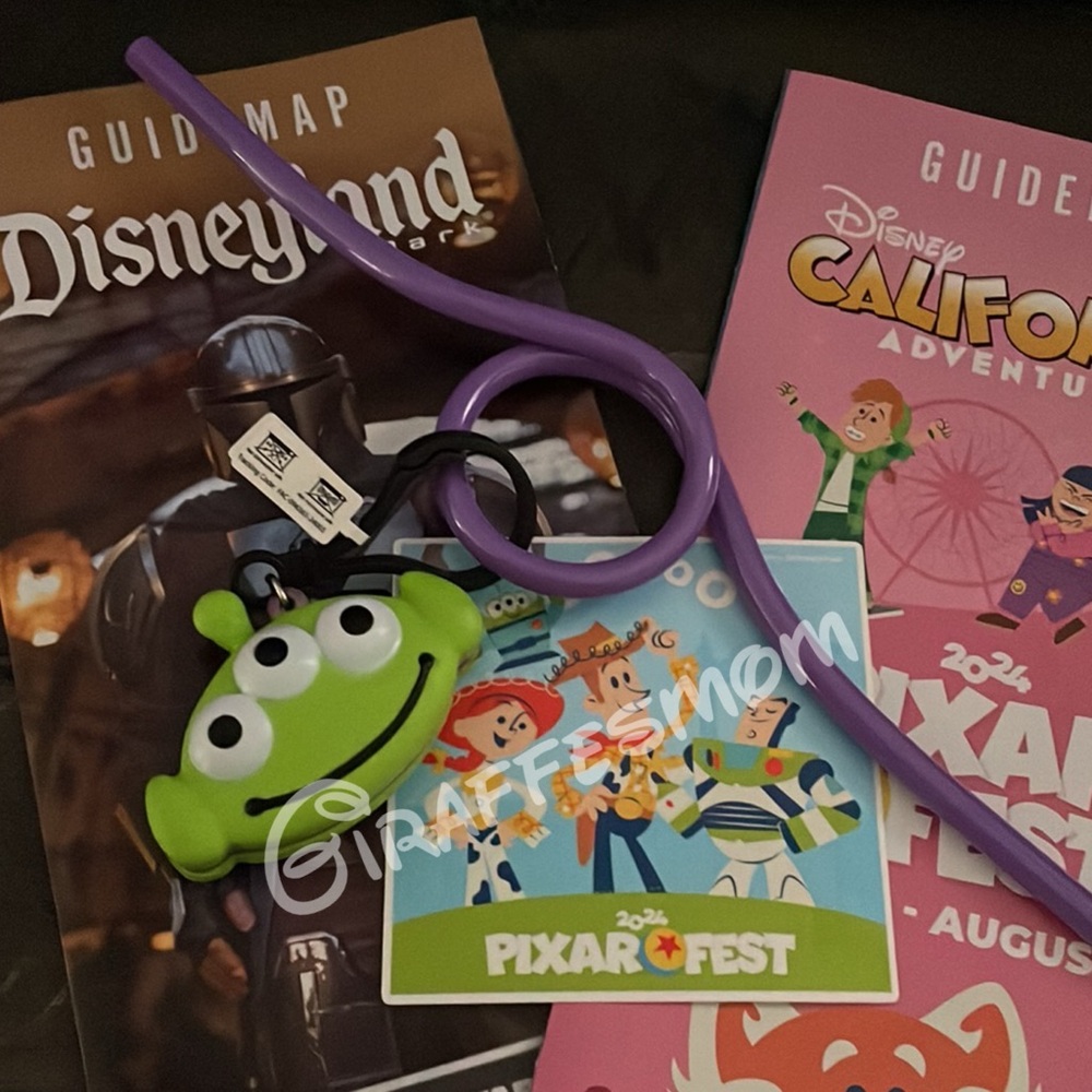 Disney Parks Pixar Fest Little Green Alien Macaroon Straw Clip